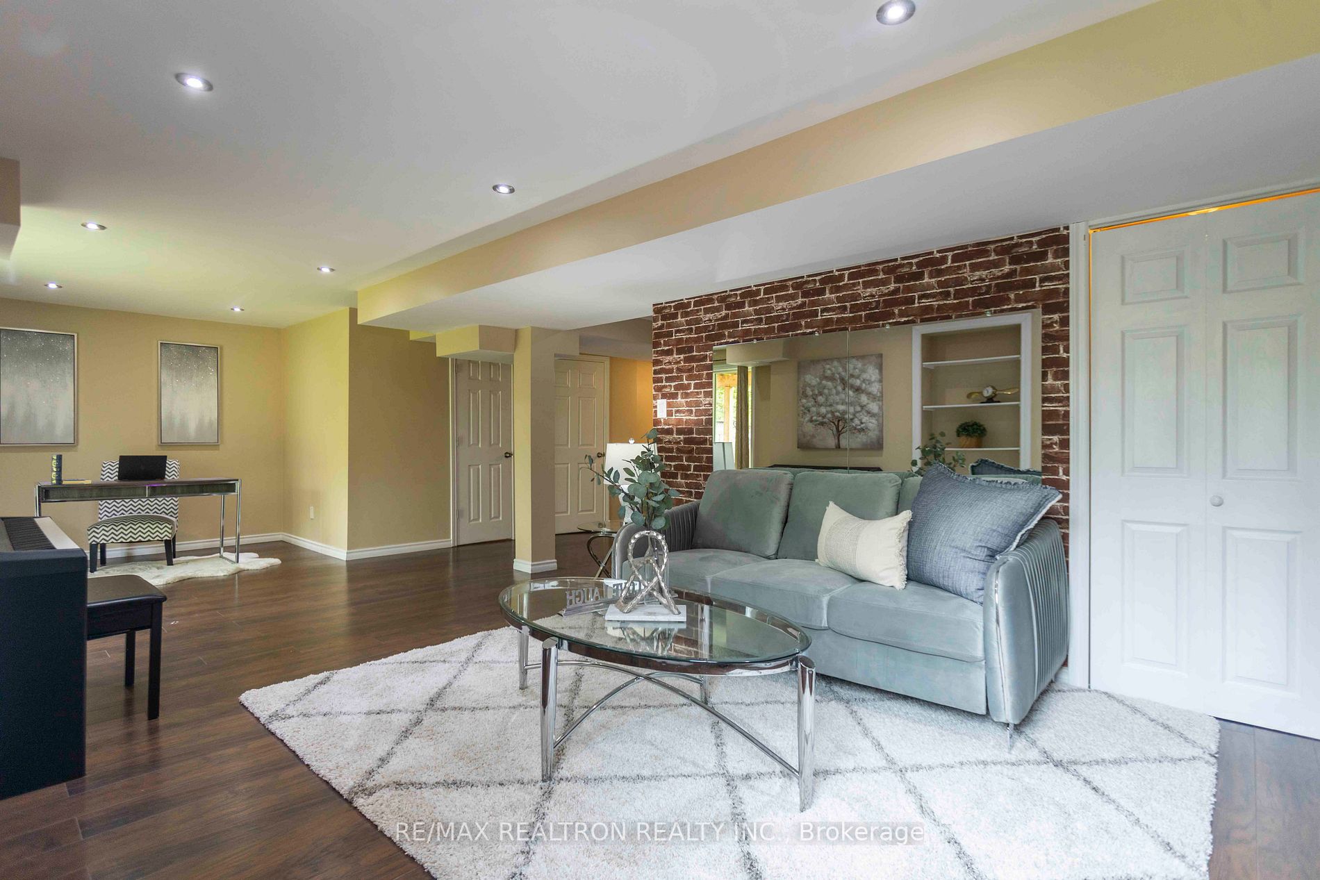 37 Angier Cres