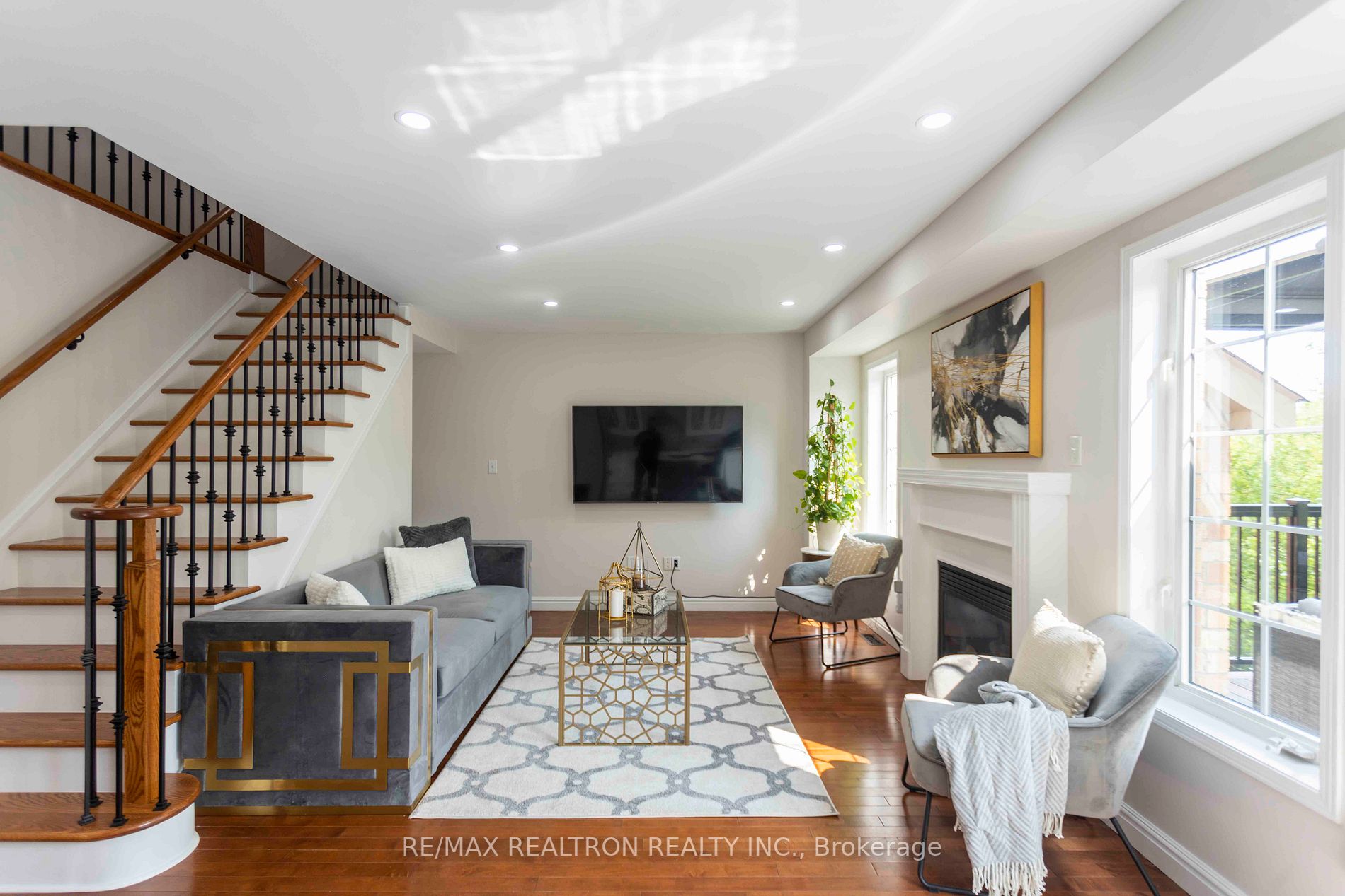 37 Angier Cres