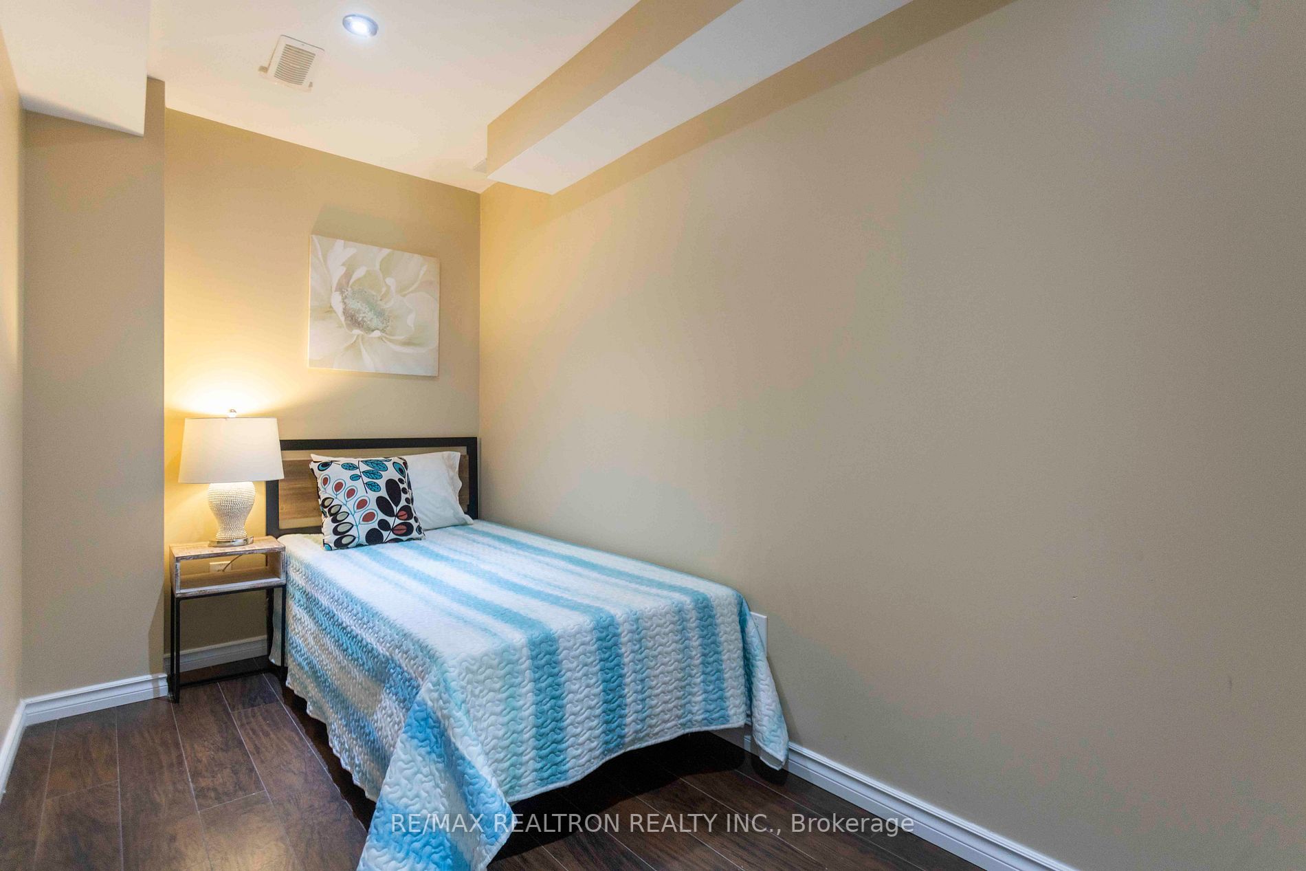 37 Angier Cres