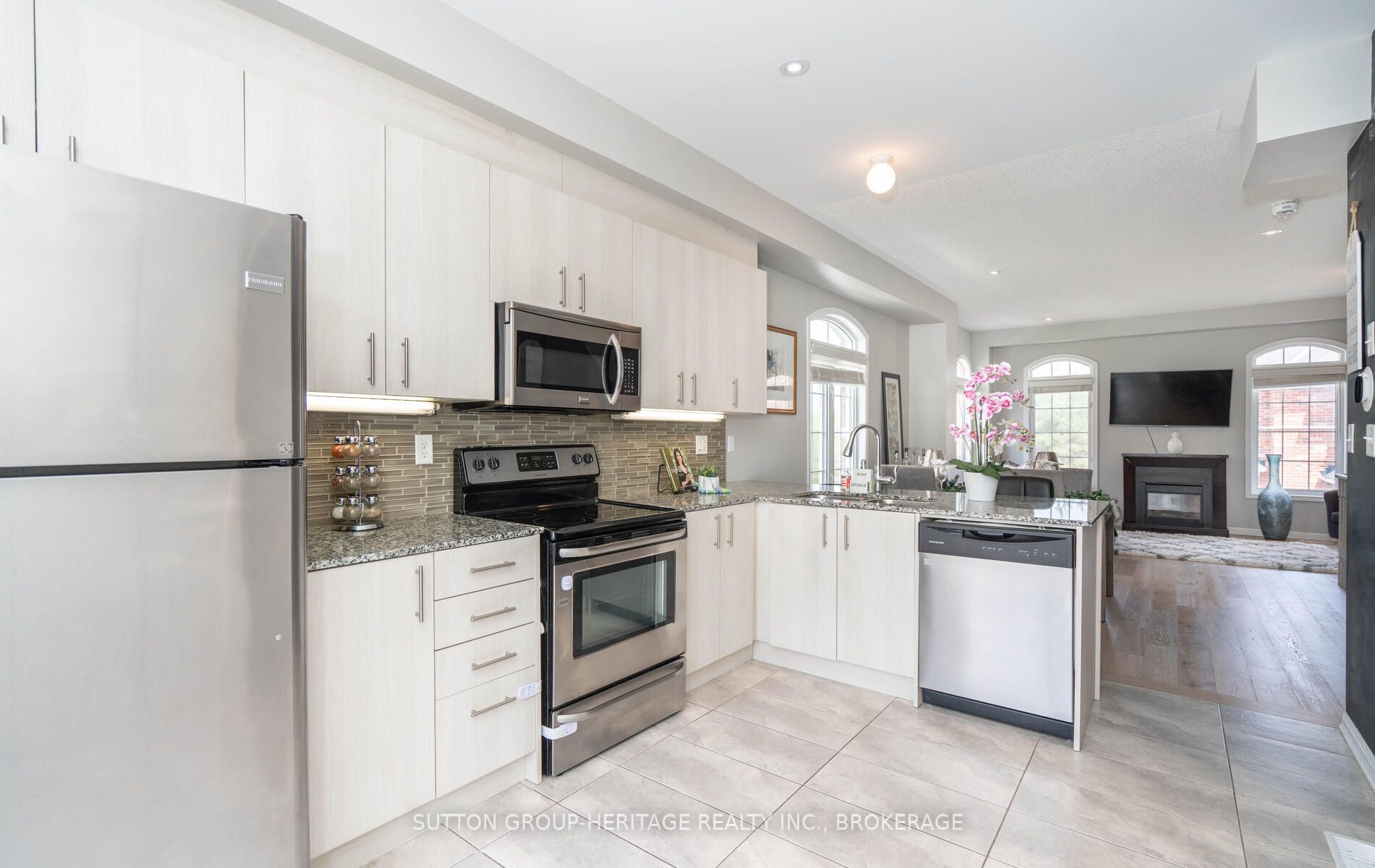 28 Graywardine Lane, Ajax