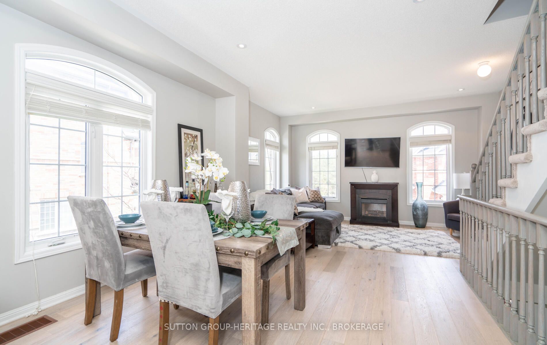 28 Graywardine Lane, Ajax