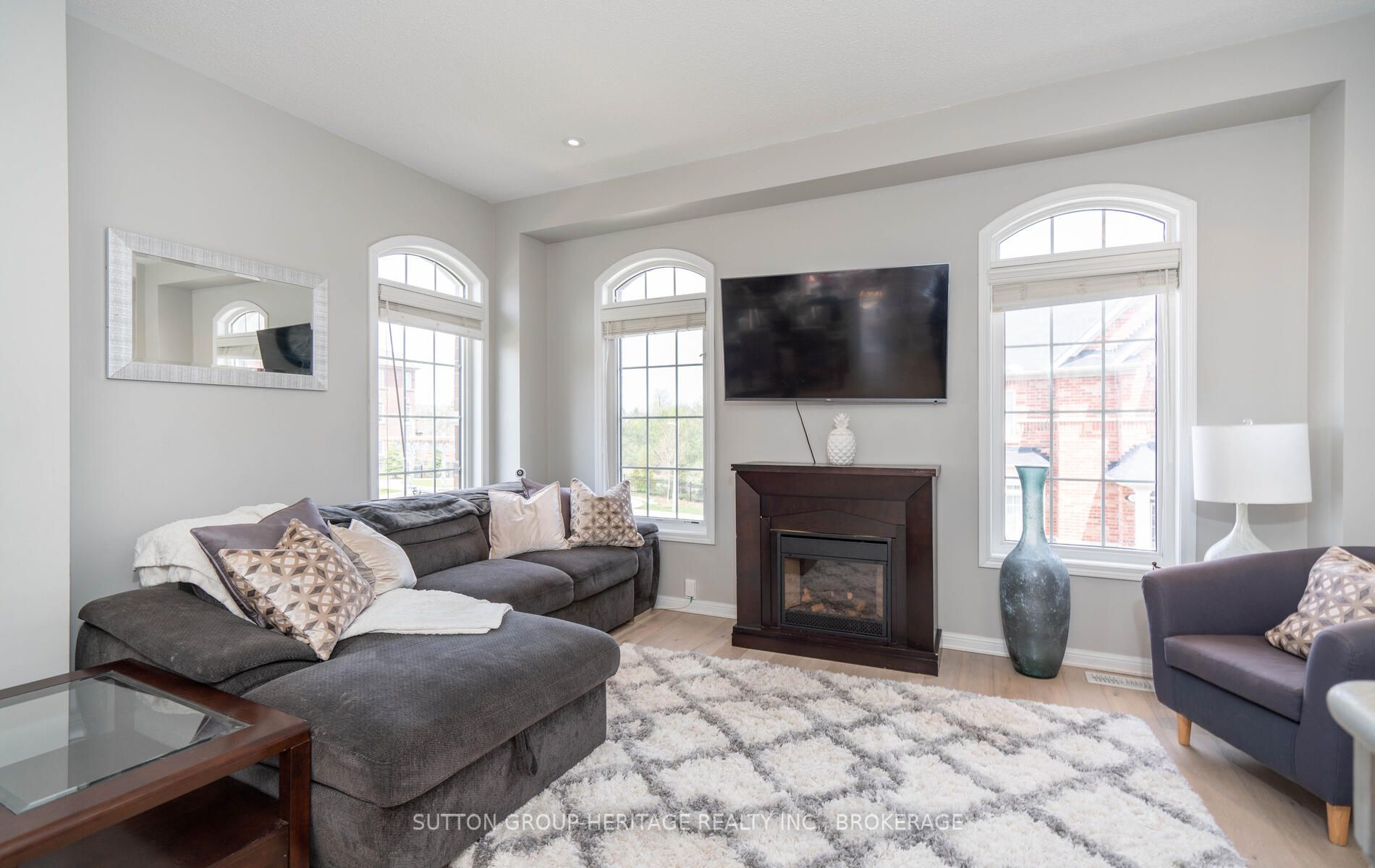 28 Graywardine Lane, Ajax