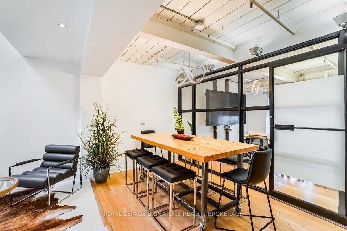 326 Carlaw Ave, #105