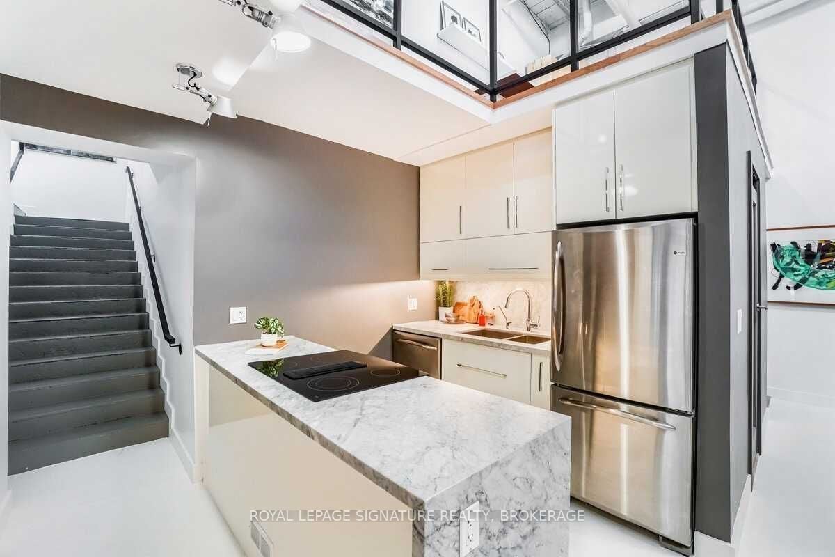 326 Carlaw Ave, #105