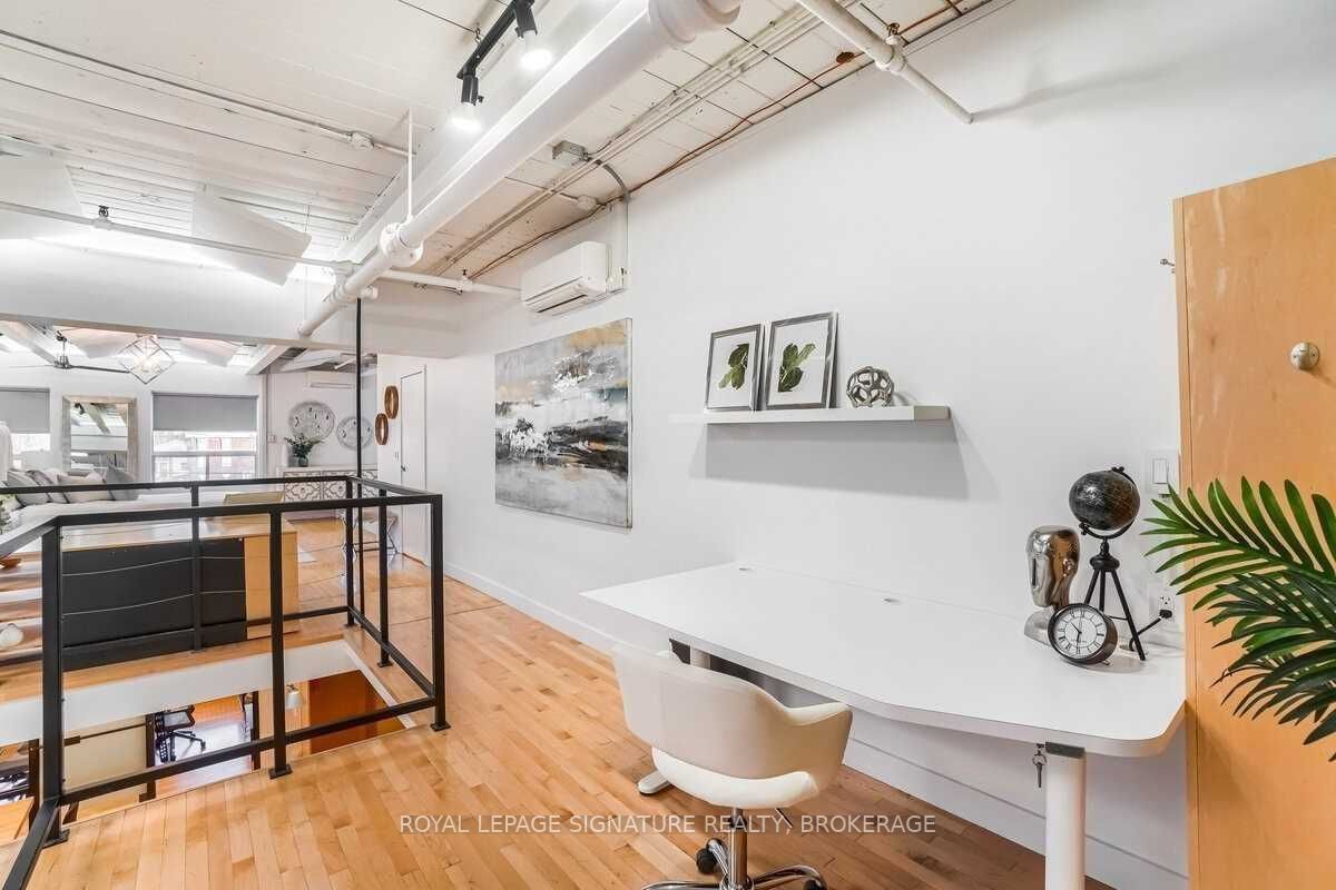 326 Carlaw Ave, #105