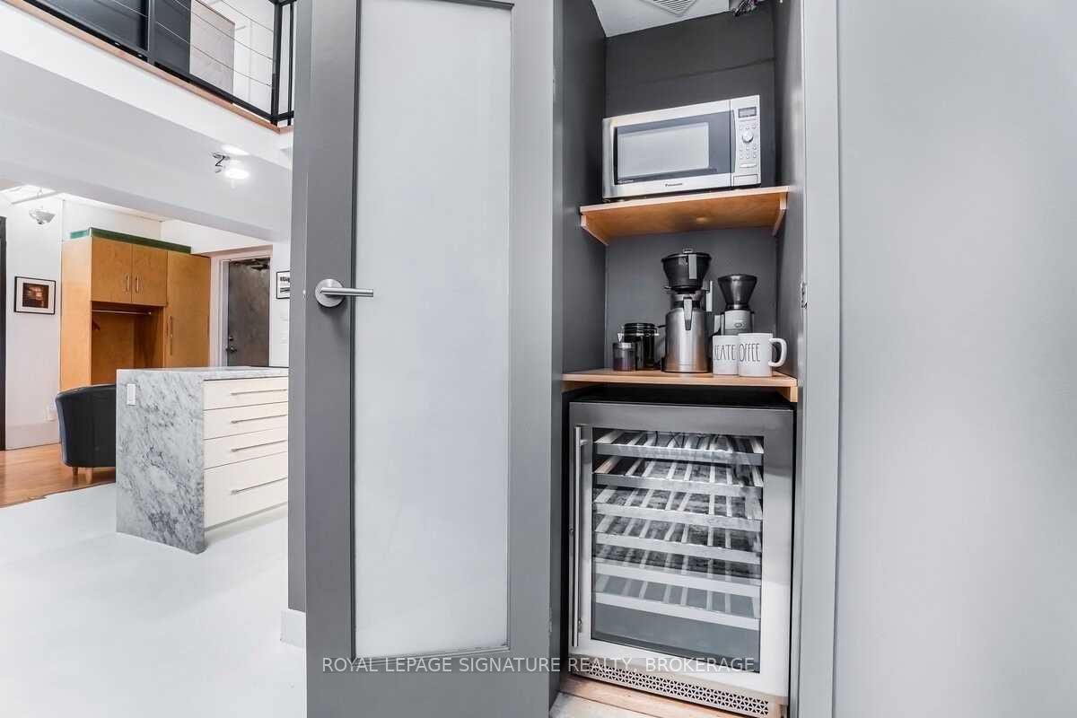 326 Carlaw Ave, #105