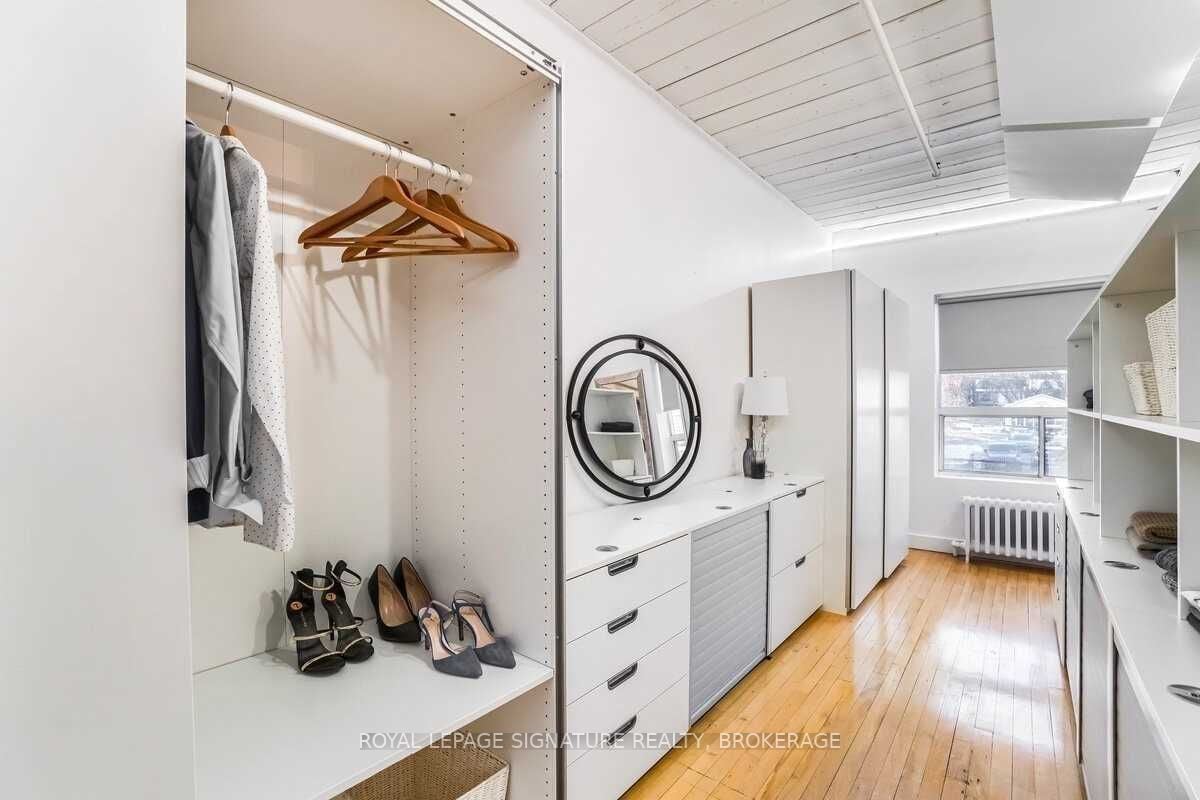 326 Carlaw Ave, #105