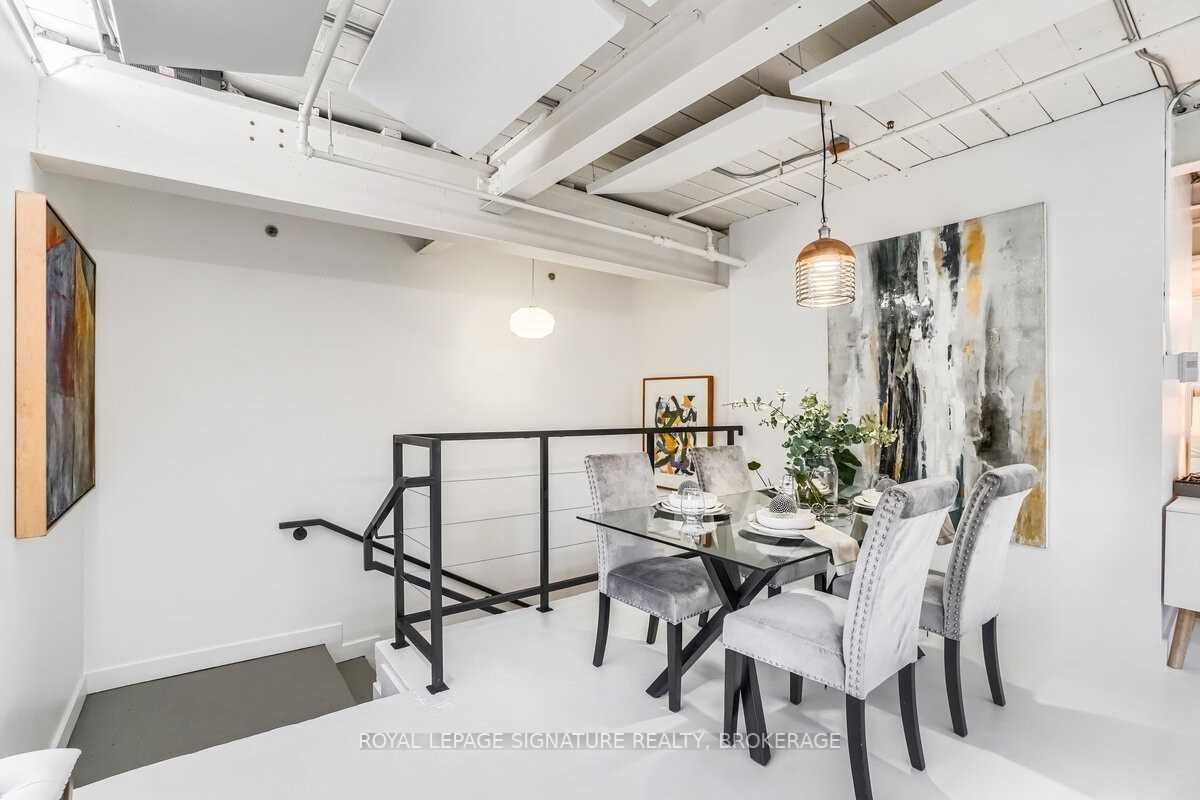 326 Carlaw Ave, #105