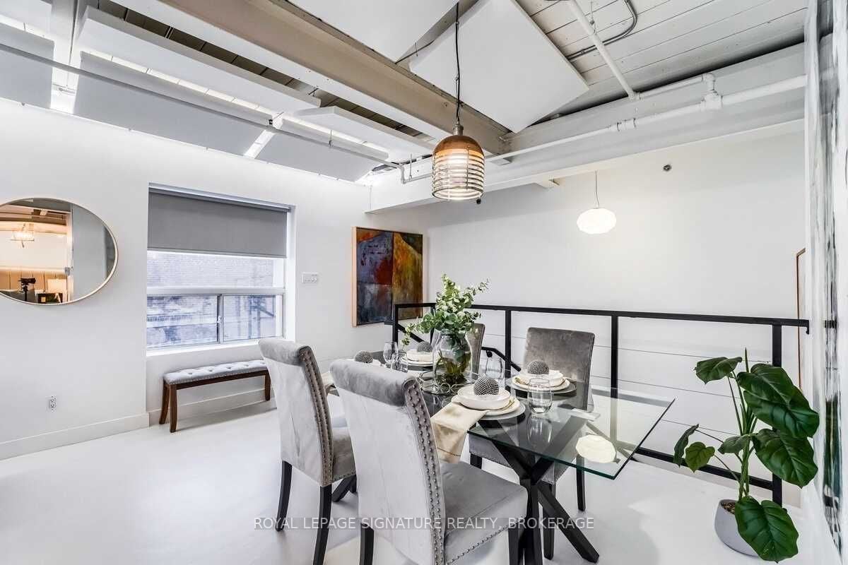 326 Carlaw Ave, #105