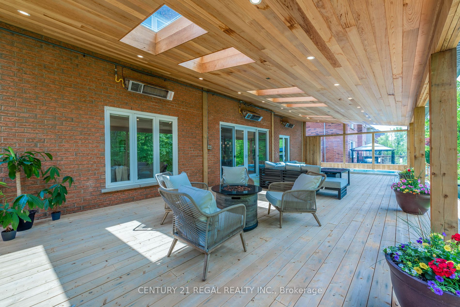 Listing E6043800 - Large Photo # 3