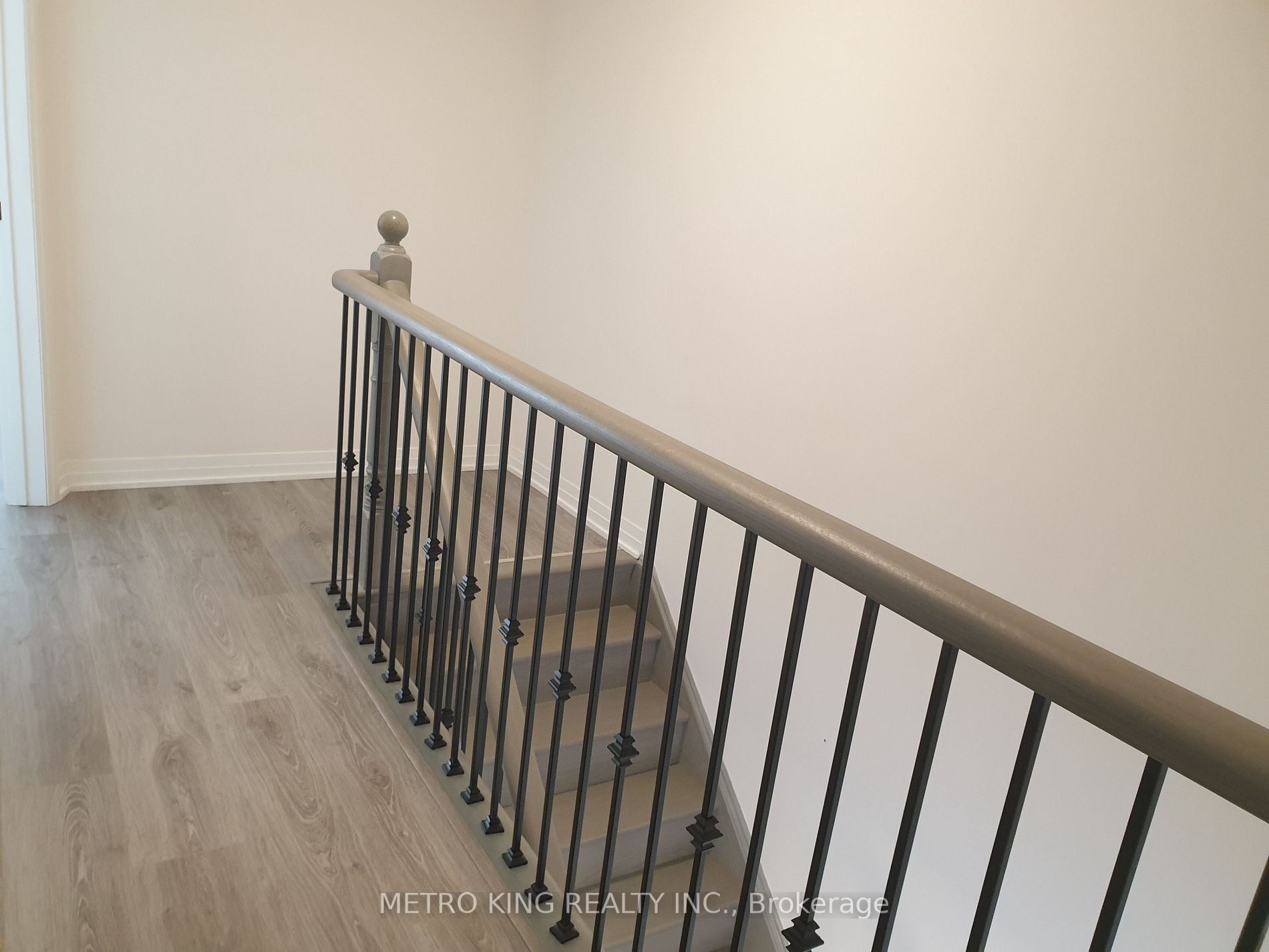 14 Ambereen Pl