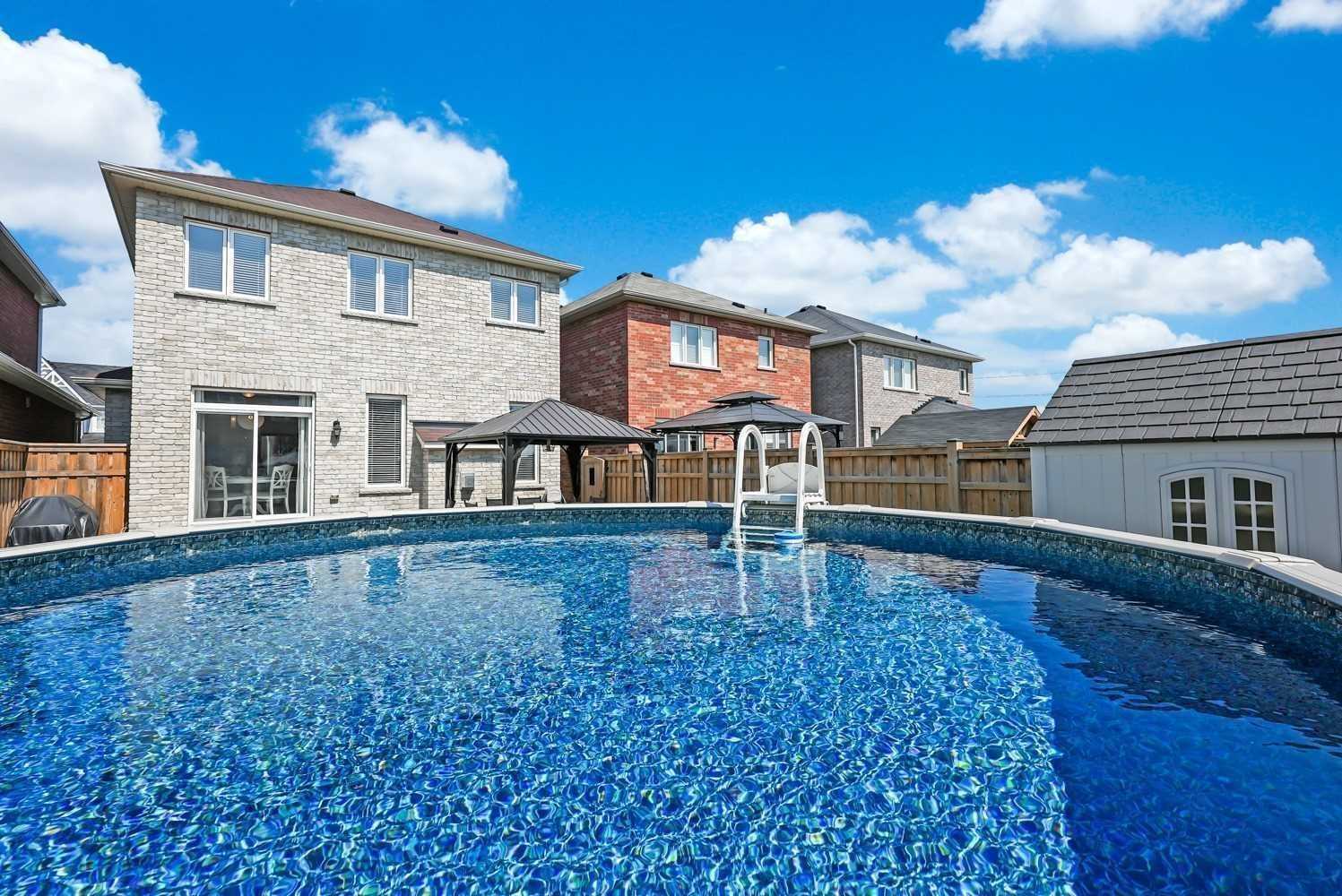32 Mcdonald Crescent
