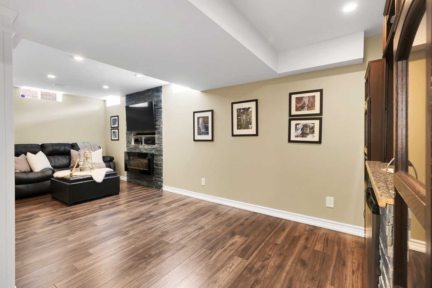32 Mcdonald Crescent