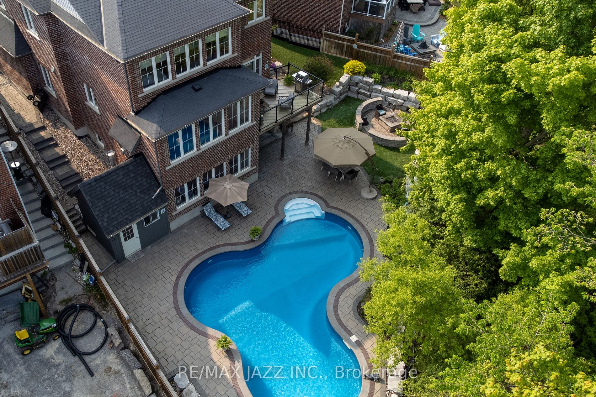 72 Burning Springs Pl