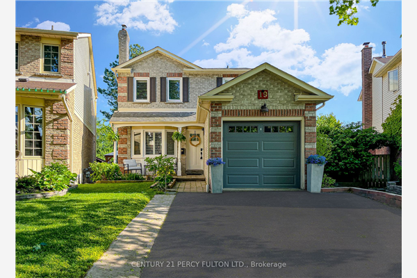 19 Rosewood Crt, Whitby