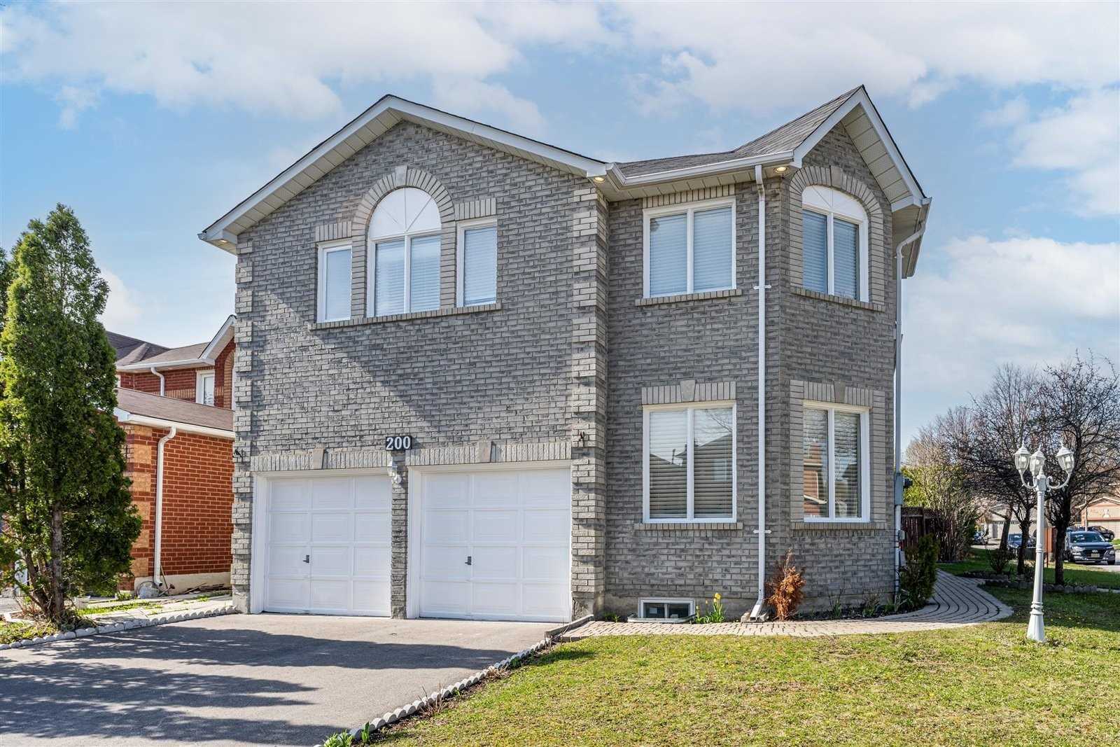 200 Mossbrook Sq