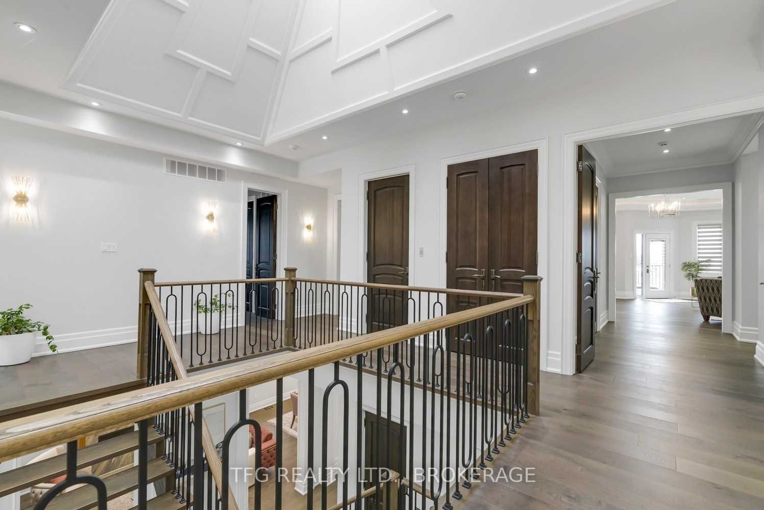 67 Scott St