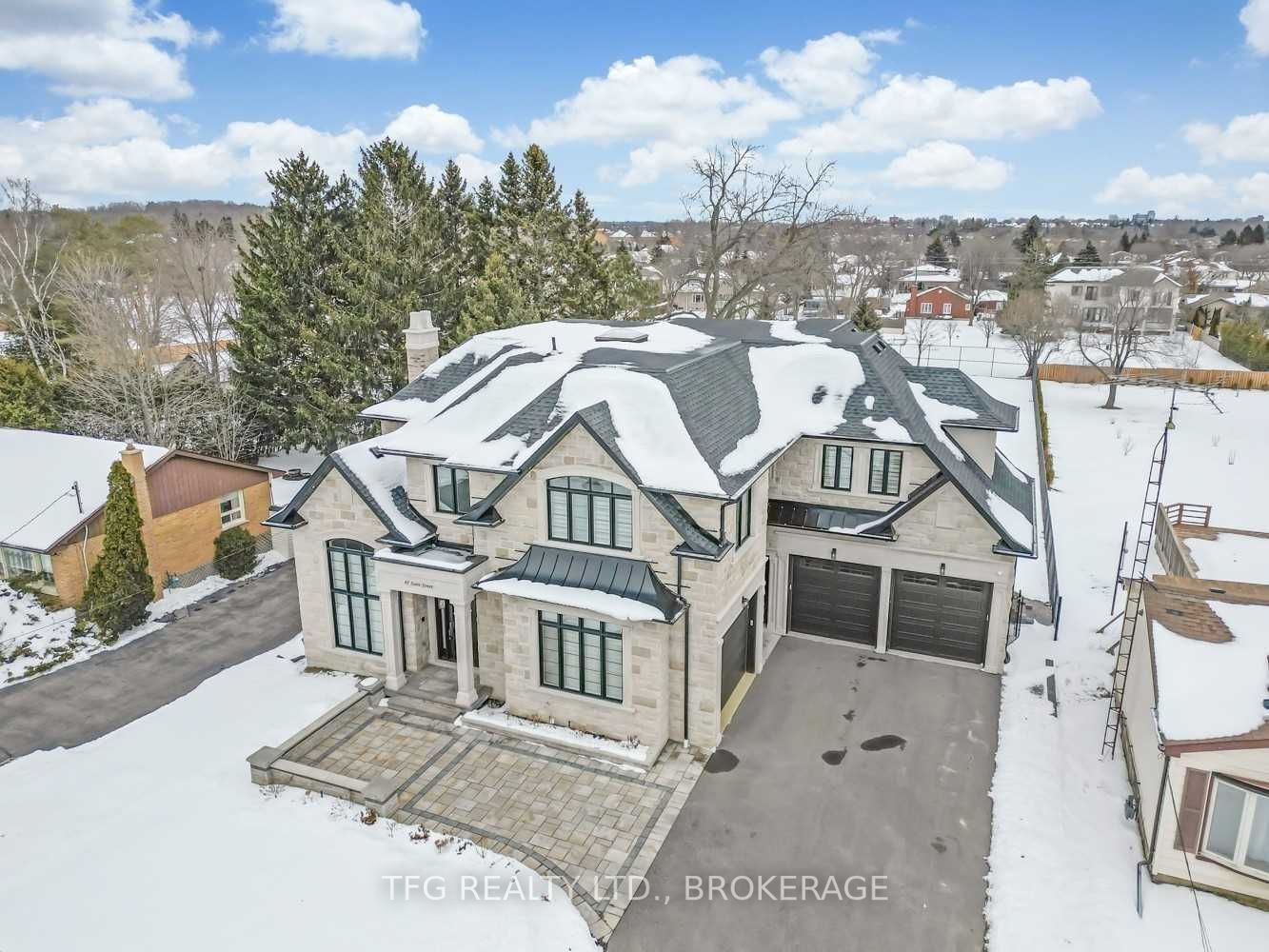 67 Scott St