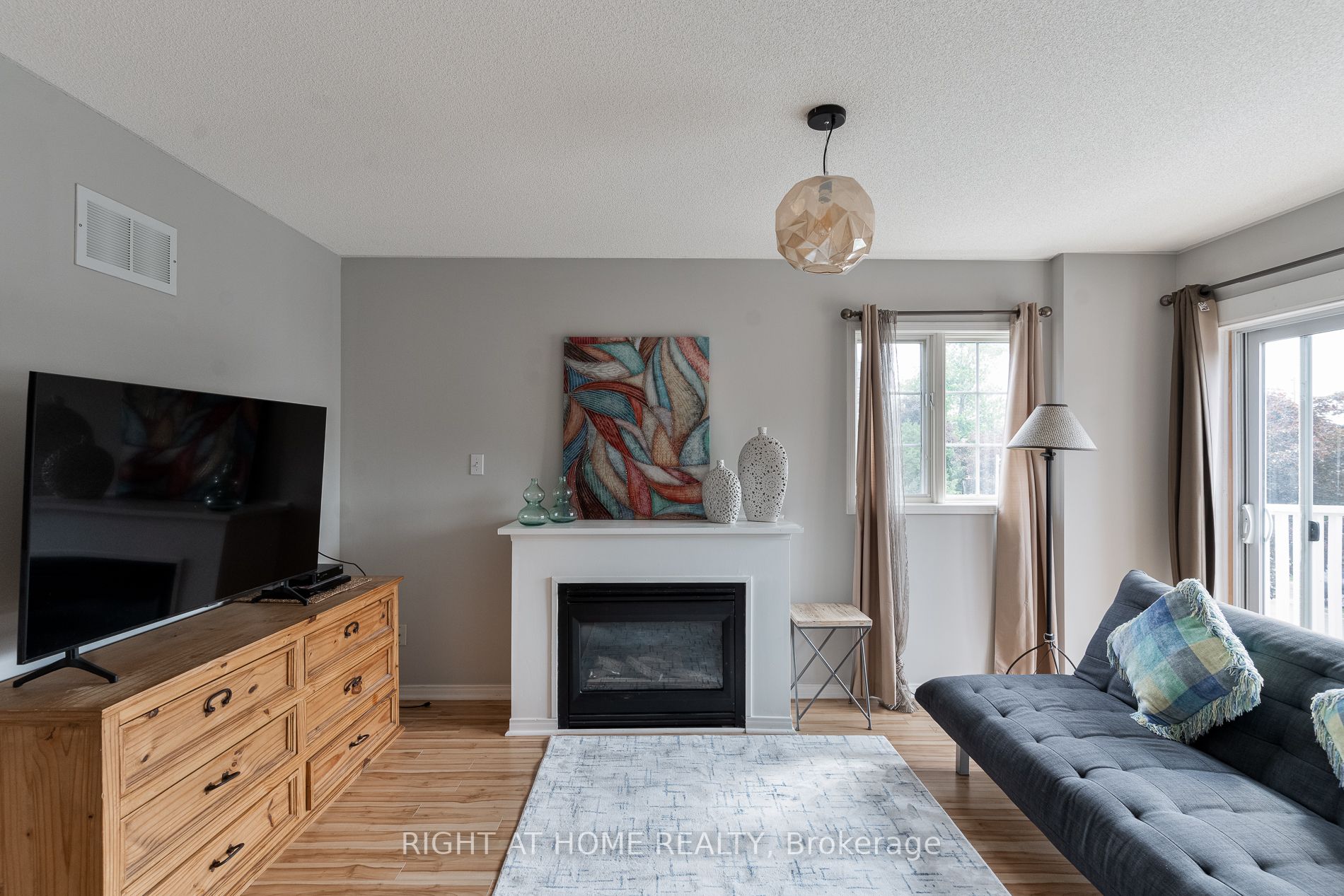 165 Rouge Forest Cres E
