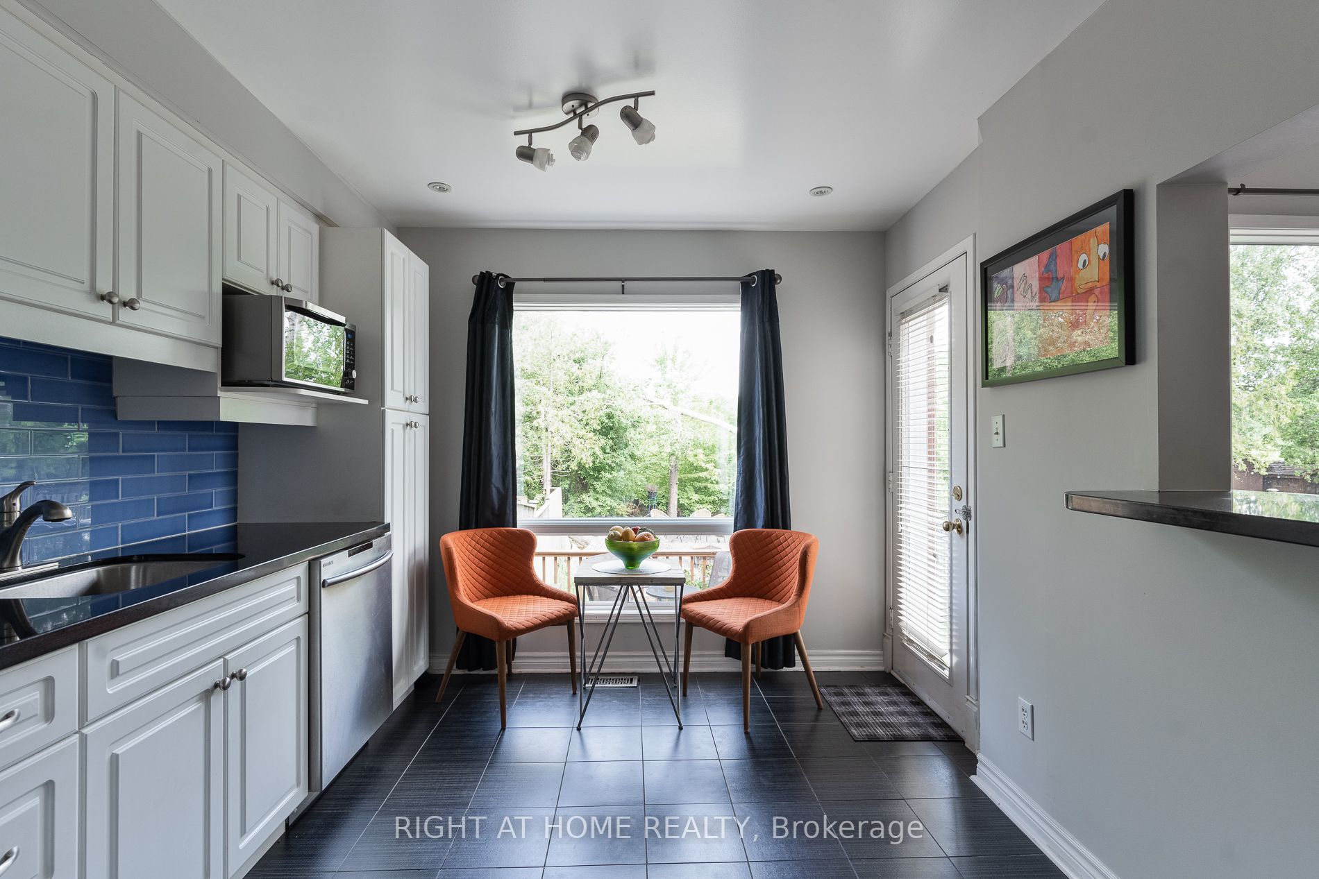 165 Rouge Forest Cres E