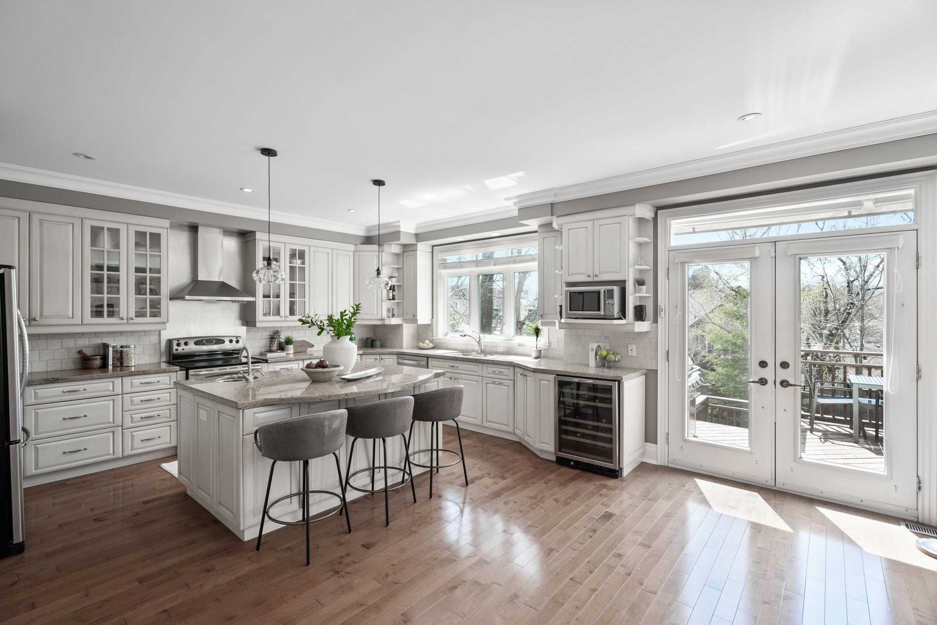 2 Leonard Circle
