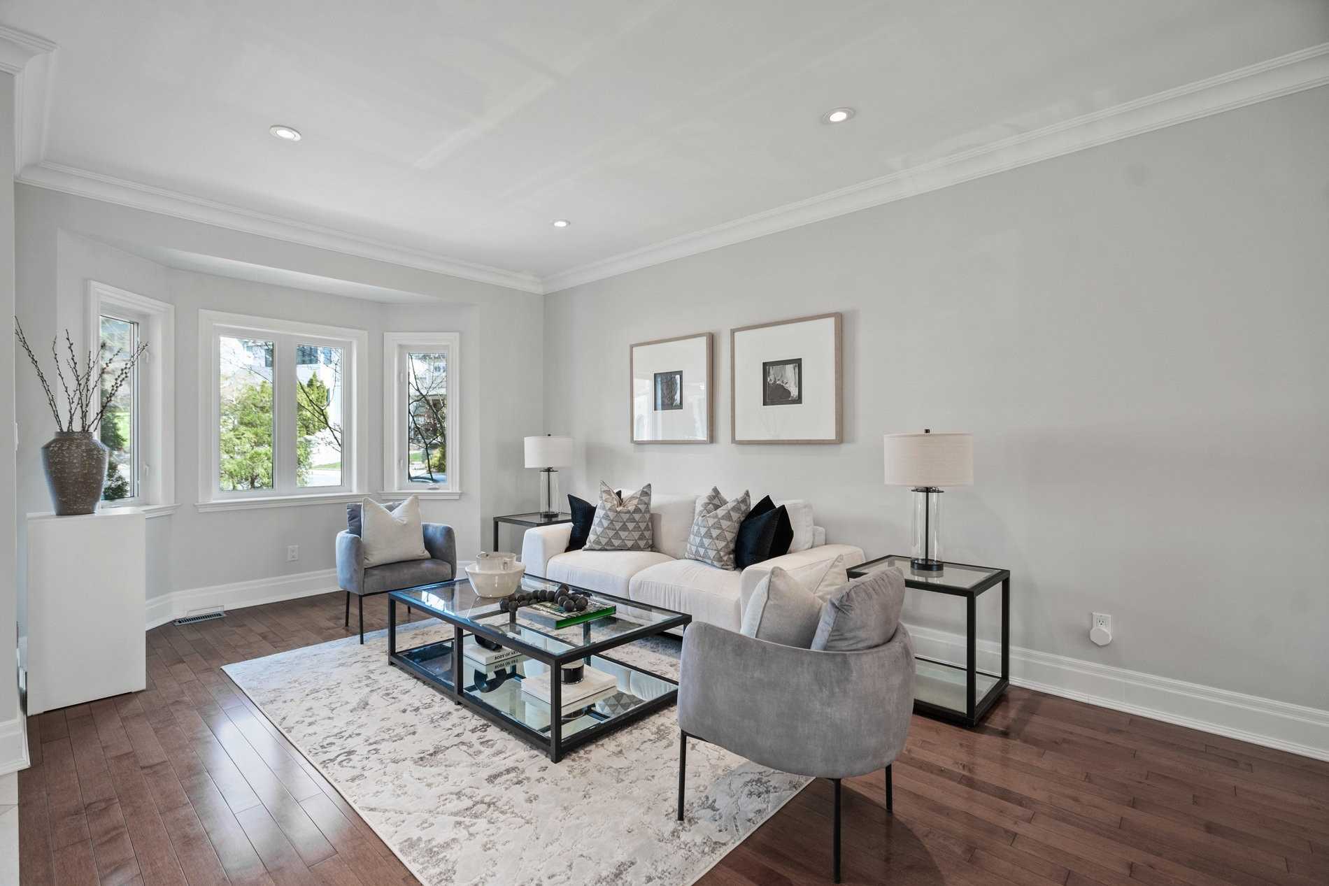 2 Leonard Circle