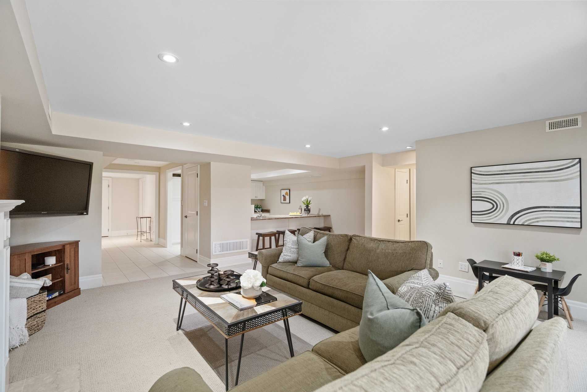 2 Leonard Circle