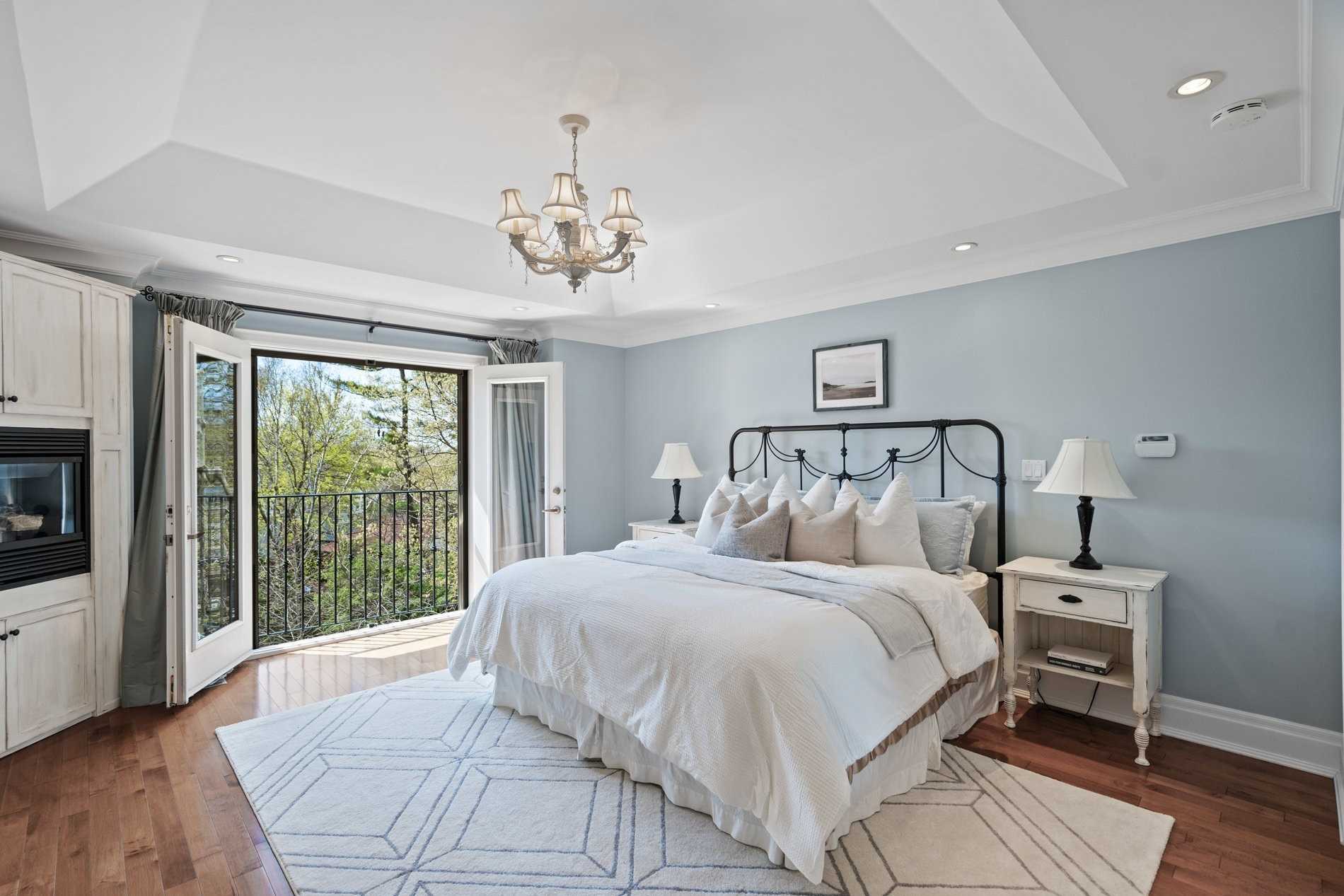 2 Leonard Circle
