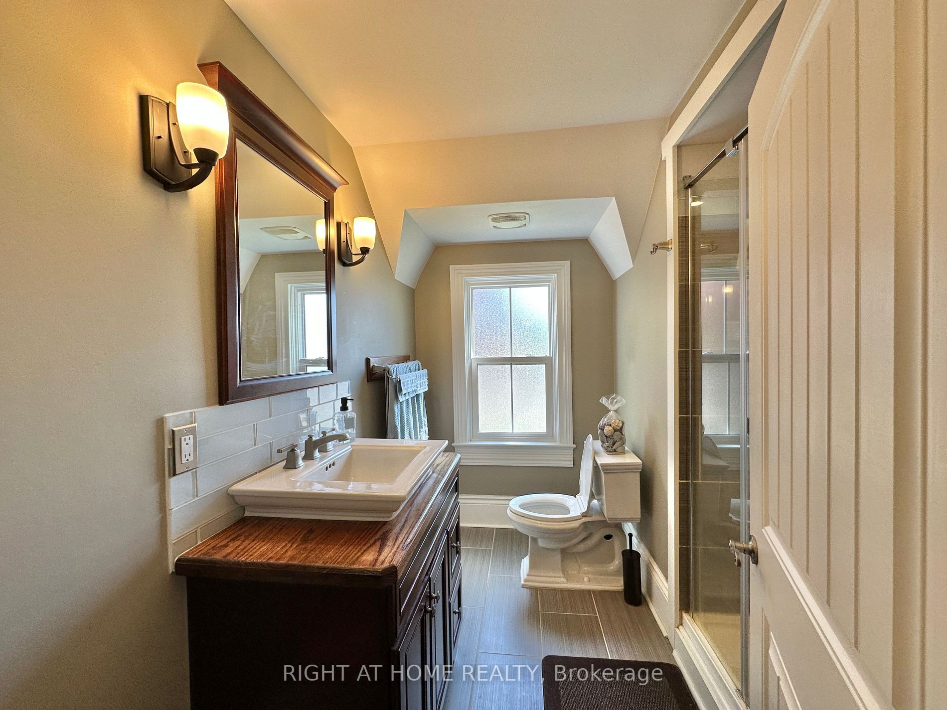 Listing E6048876 - Large Photo # 18