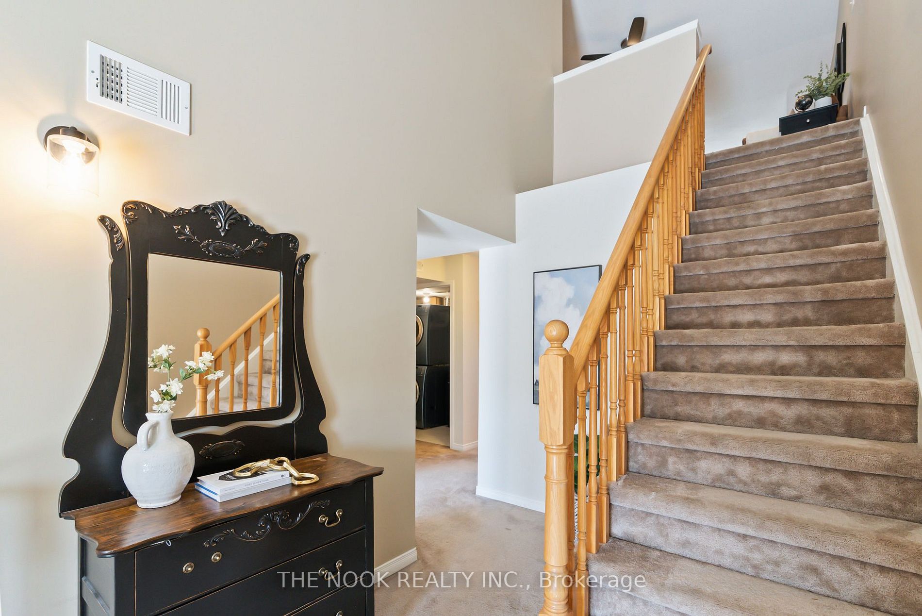 Listing E6049548 - Large Photo # 2