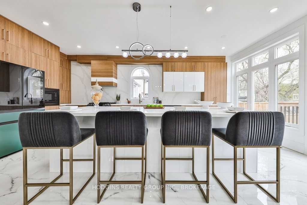 83 Kalmar Ave