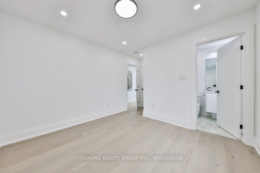 83 Kalmar Ave