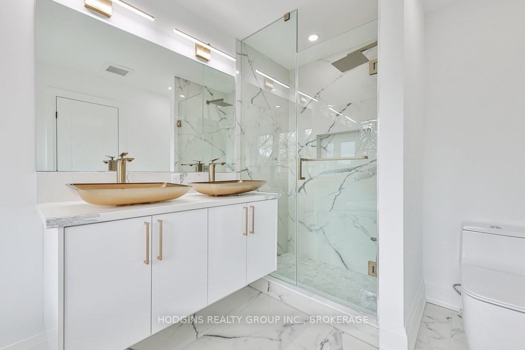 83 Kalmar Ave