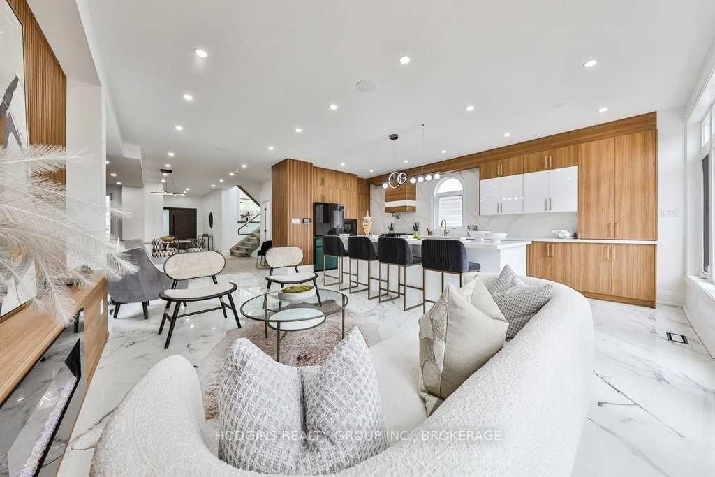 83 Kalmar Ave
