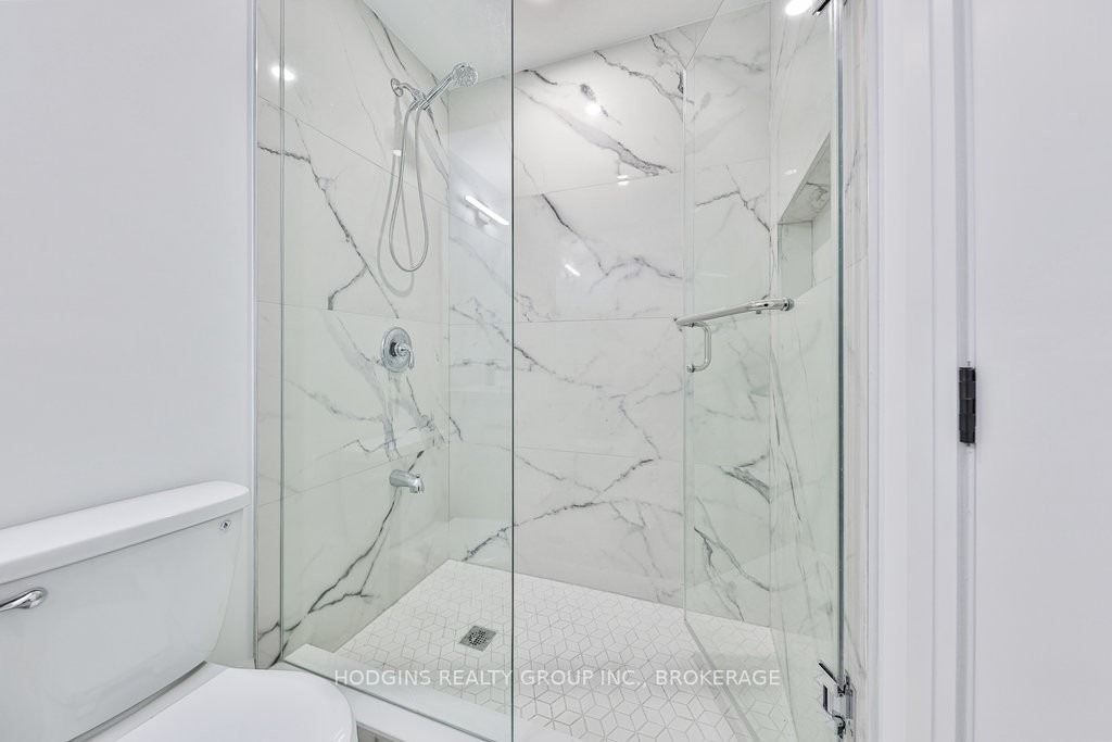 83 Kalmar Ave