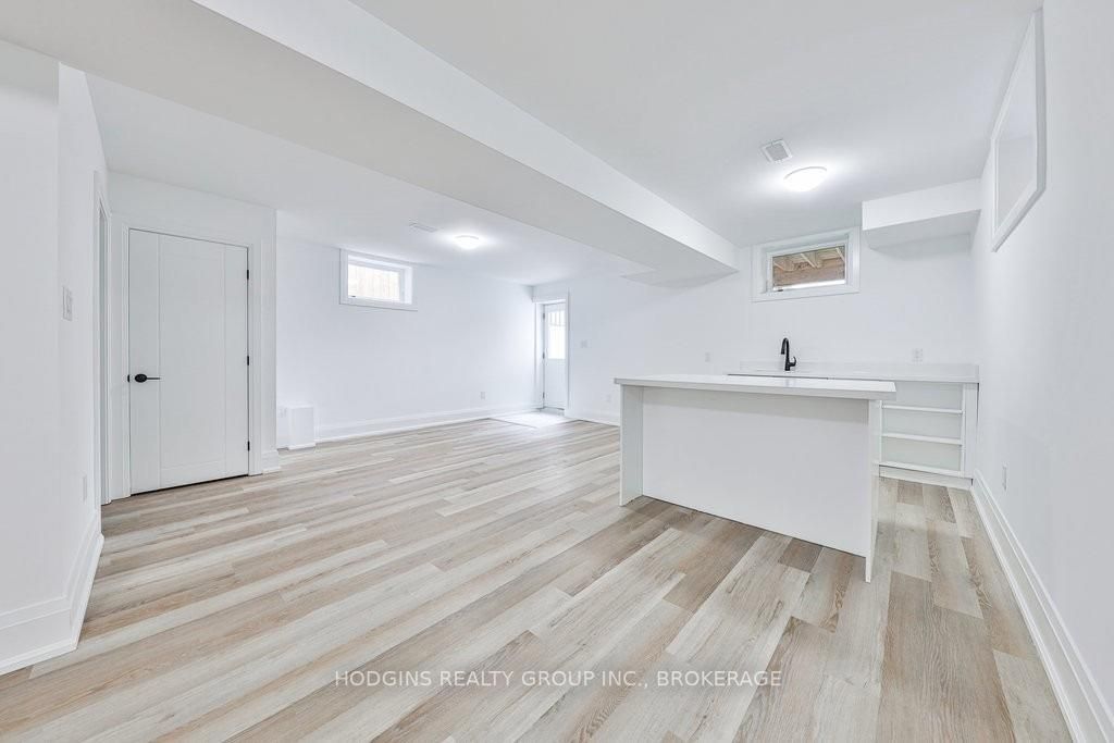 83 Kalmar Ave