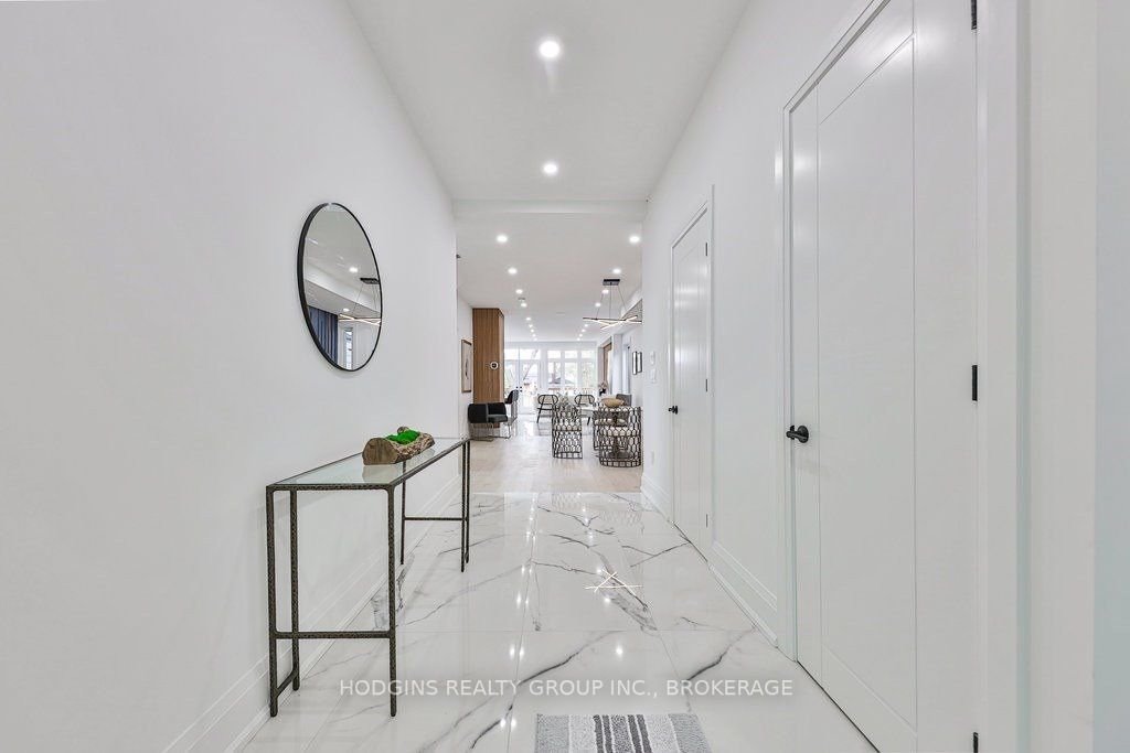 83 Kalmar Ave
