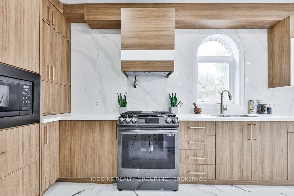 83 Kalmar Ave