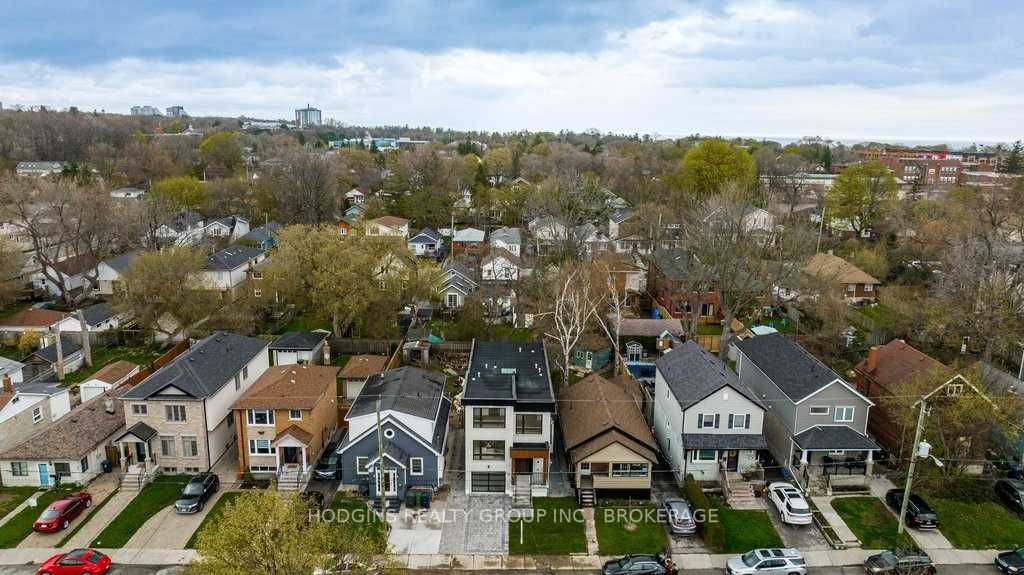 83 Kalmar Ave