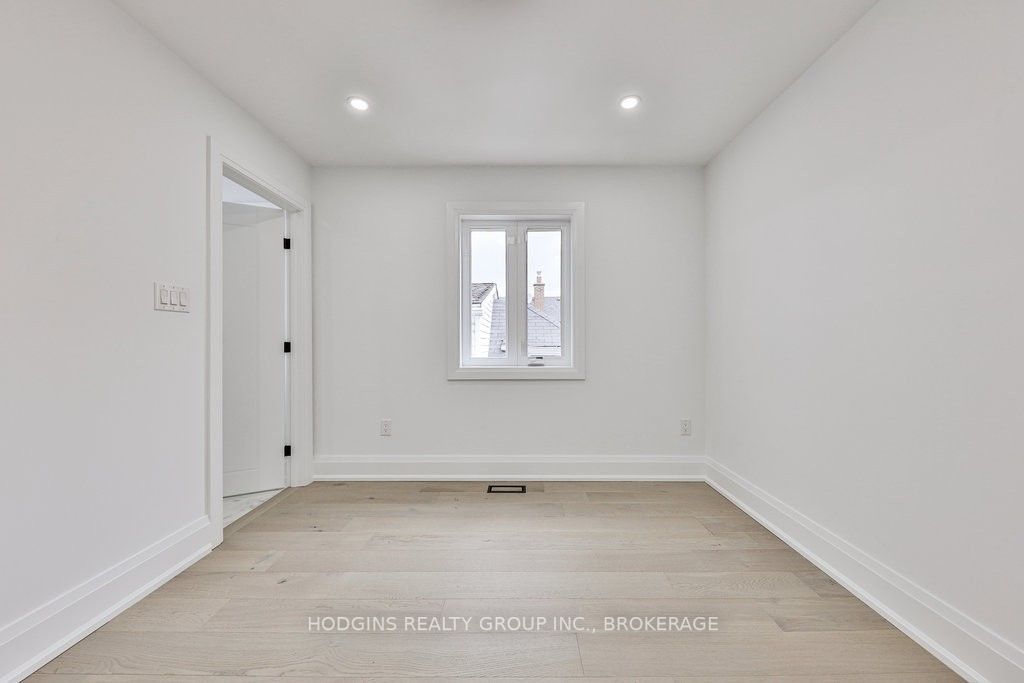 83 Kalmar Ave