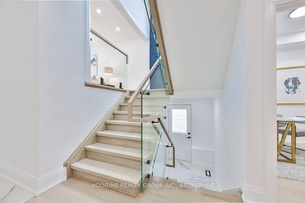83 Kalmar Ave