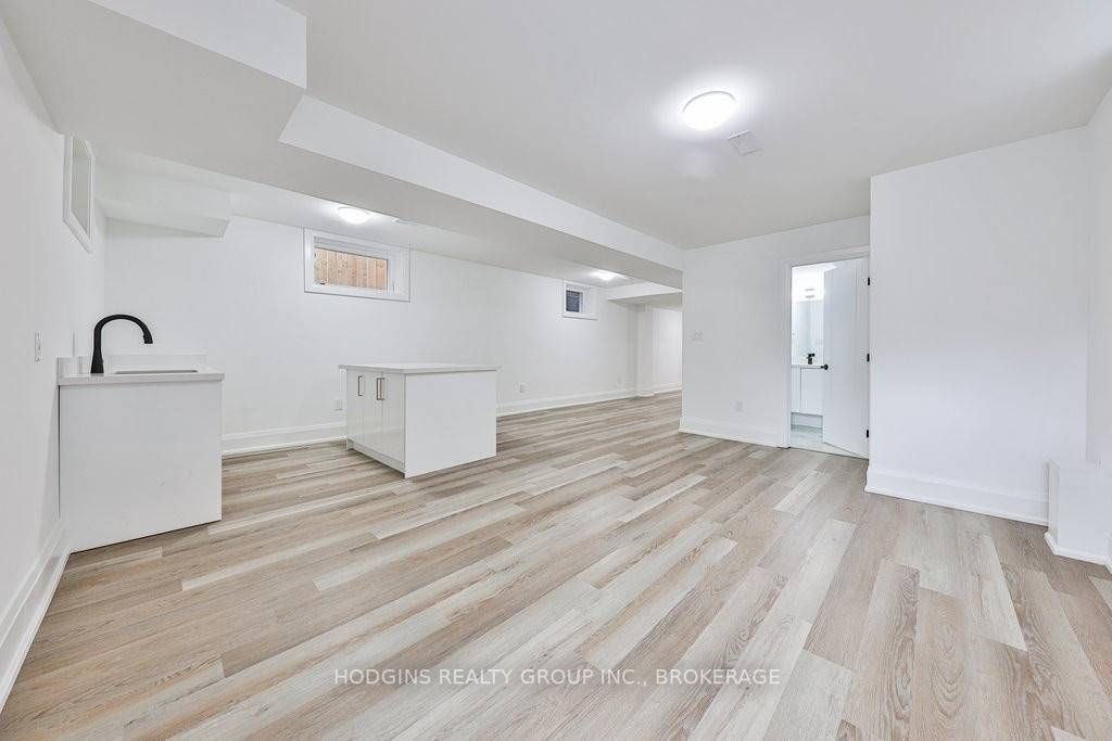 83 Kalmar Ave
