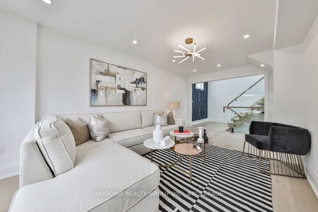 83 Kalmar Ave