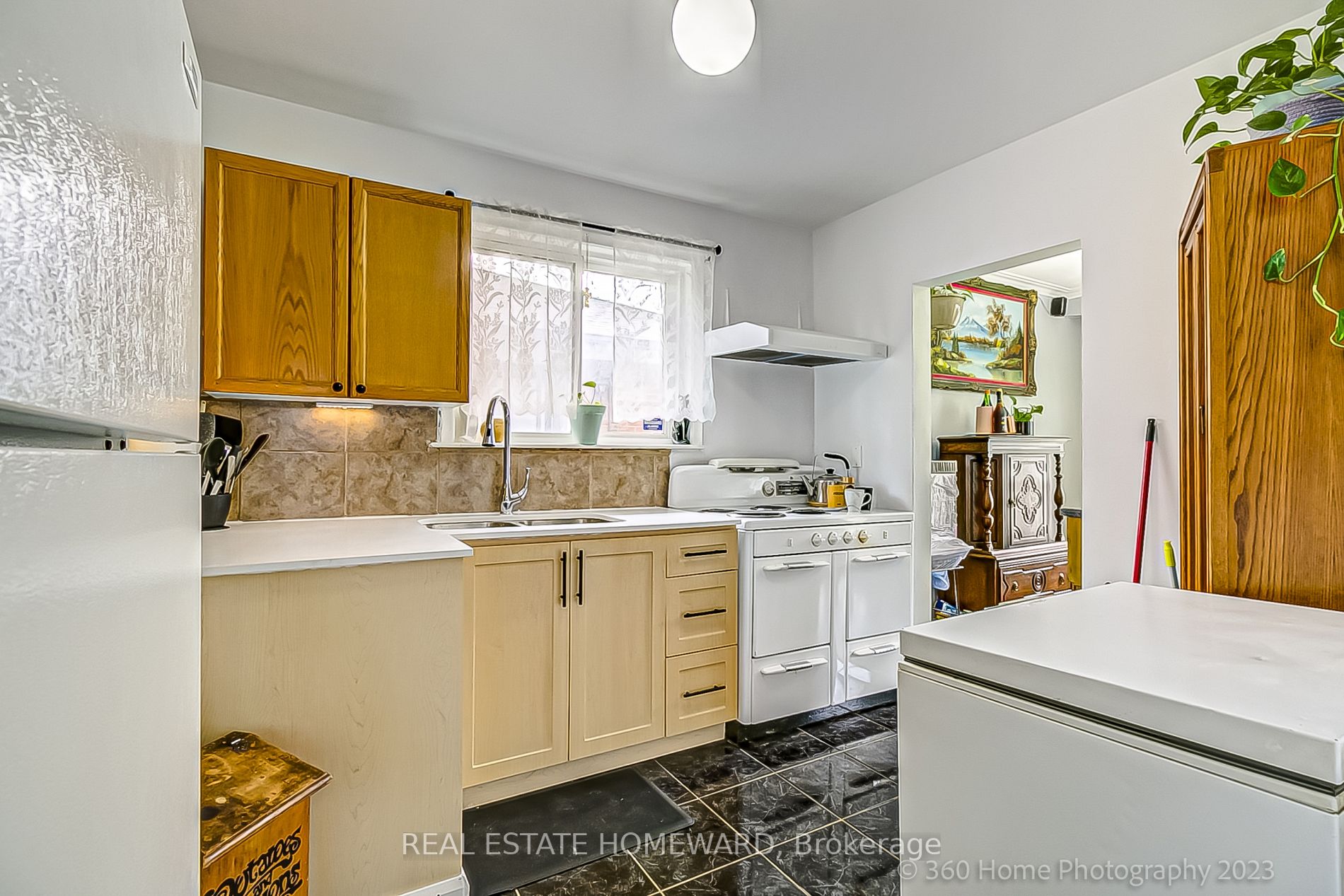 34 Melchior Dr