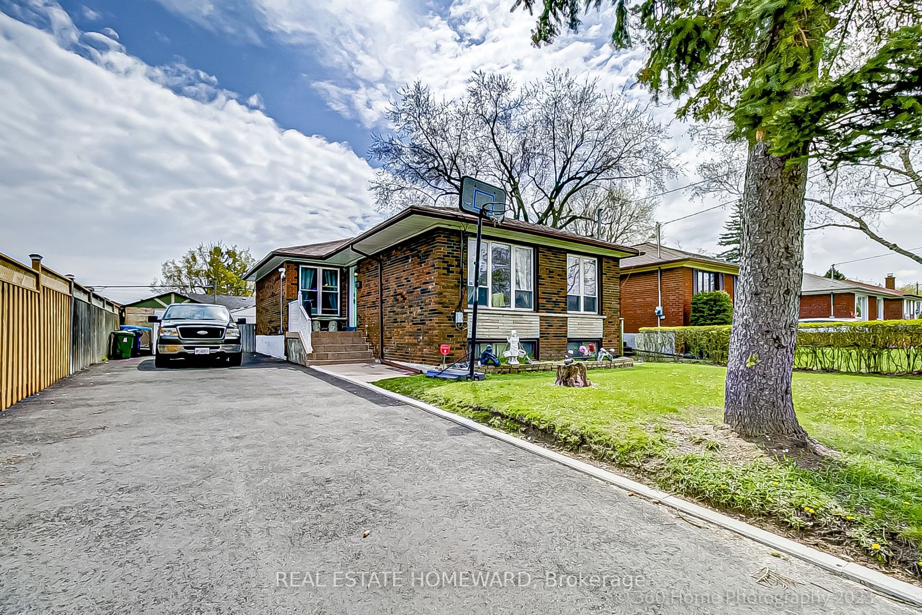 34 Melchior Dr