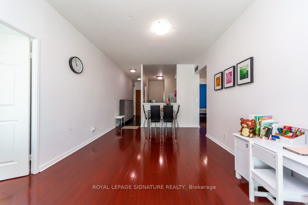 18 Lee Centre Dr, #Ph208