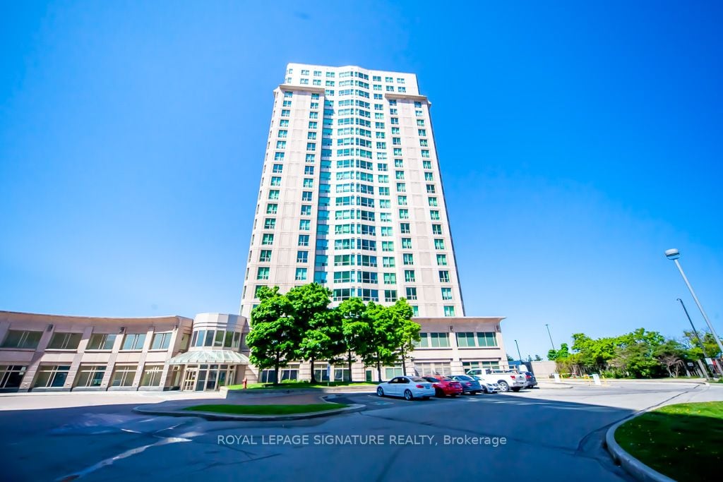18 Lee Centre Dr, #Ph208