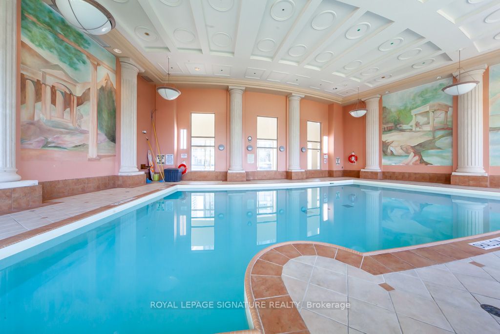 18 Lee Centre Dr, #Ph208