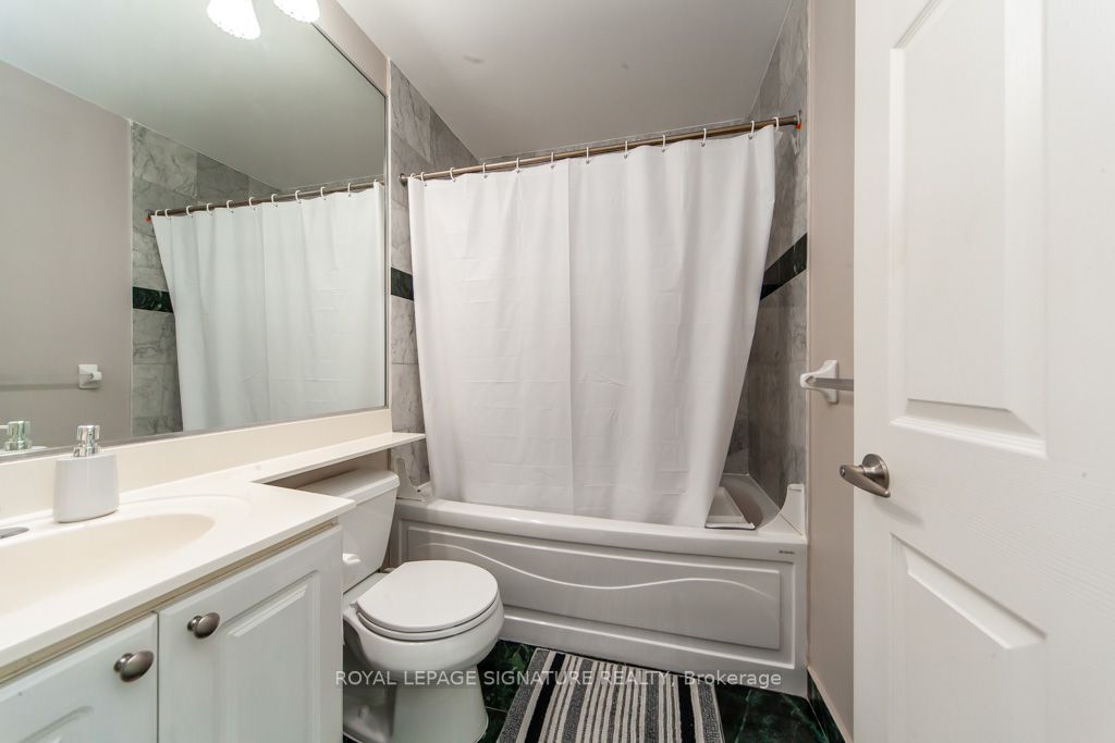 18 Lee Centre Dr, #Ph208