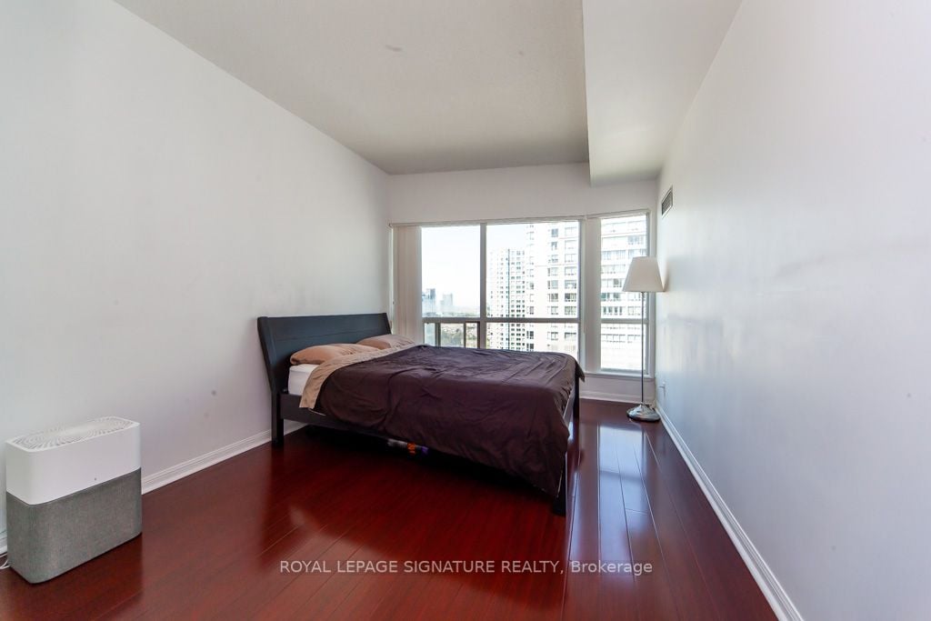 18 Lee Centre Dr, #Ph208